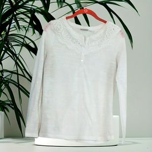 Jaclyn Smith lightweight sweater